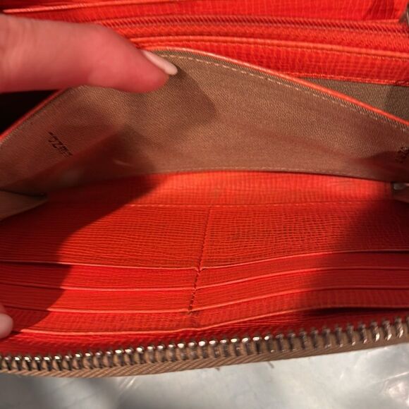 Fendi Tan Zippered wallet - Picture 10 of 15